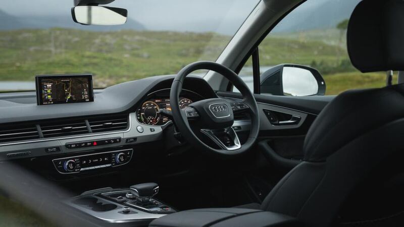 Audi Q7 e-tron interior