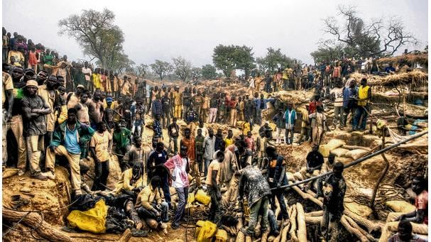 A temporary town of around 50,000 people has sprung up around the artisanal goldmine in Tonoir