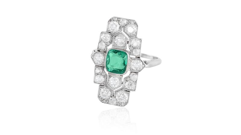 Lot 35 1925 Art deco diamond and emerald ring (€4,500 - €5,500)