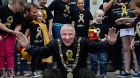 Ice bucket an easy challenge for cold water Mayor