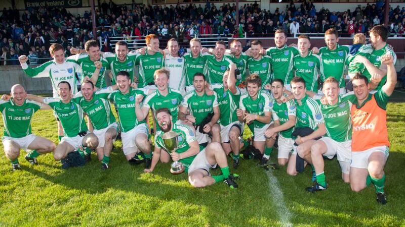 Foireann Oileáin Árann ag ceiliúradh. grianghraif: seán ó mainnín/tuairisc.ie