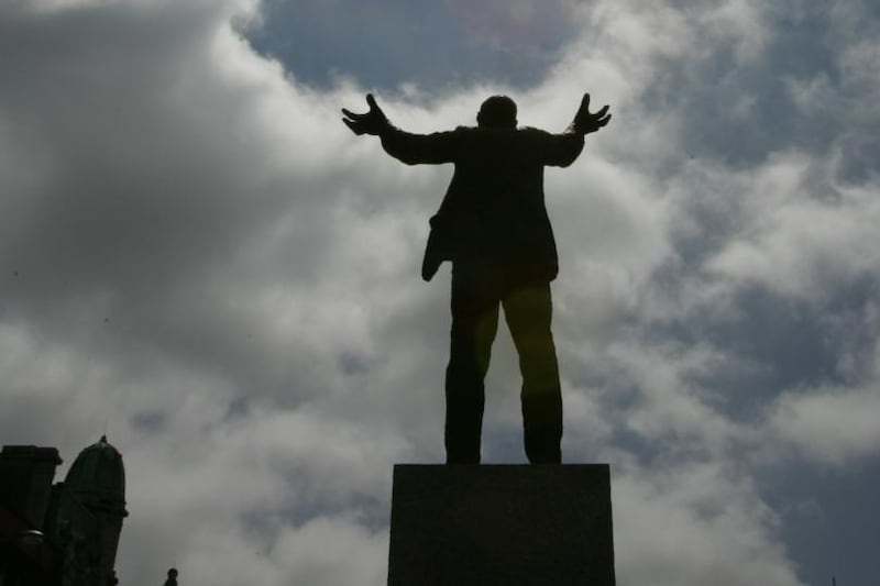 Wilful city of savage dreamers...