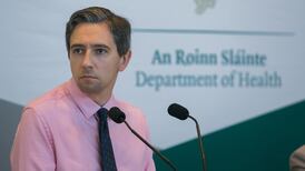 Hospital consultants call on Minister to set date for pay talks