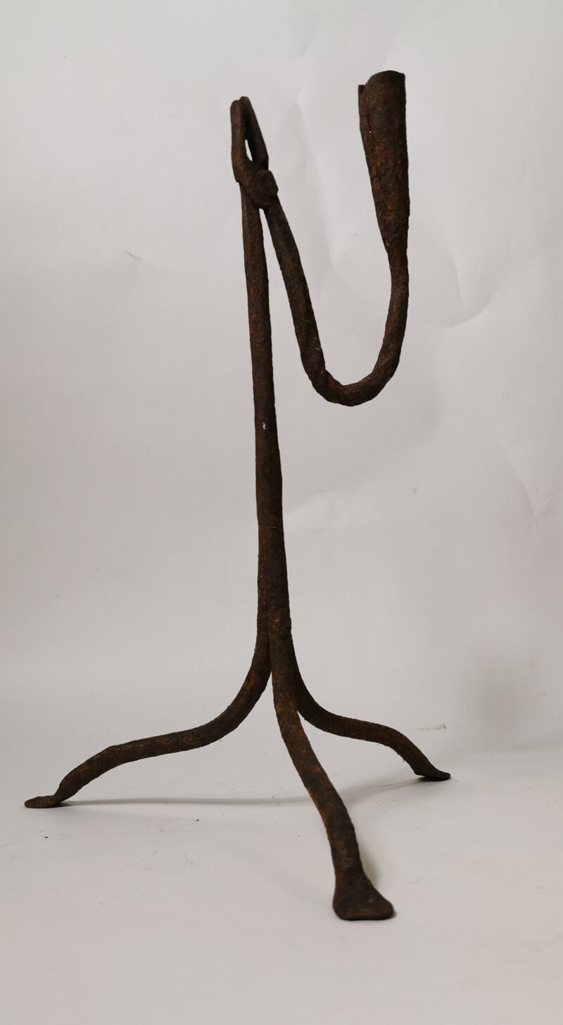 Lot 290: 19th century table rushlight from Co Monaghan, €100-€200