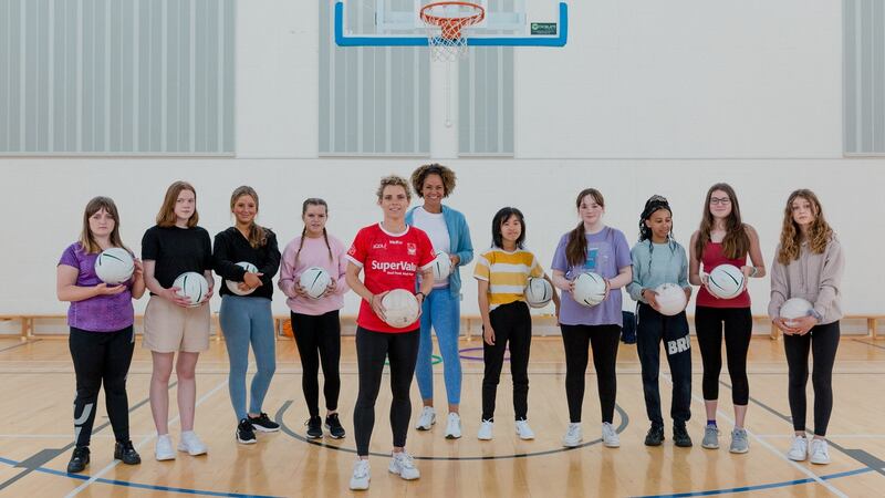 Emer O’Neill (centre) and her teenage players