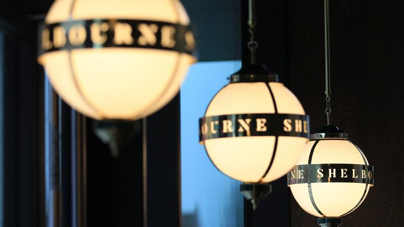 New York-inspired light fittings.