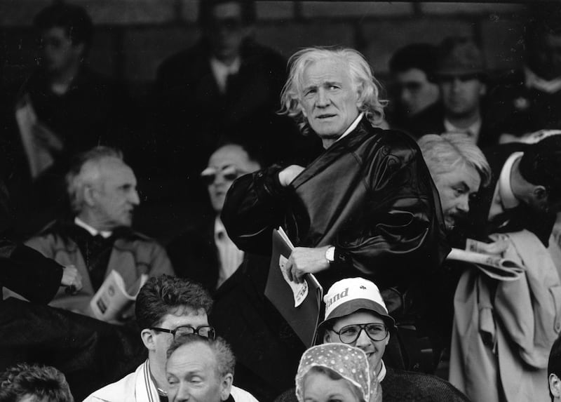 1991 - Actor Richard Harris taking his place for the Ireland v Poland soccer international at Lansdowne Road, Dublin. Photograph: Eric Luke