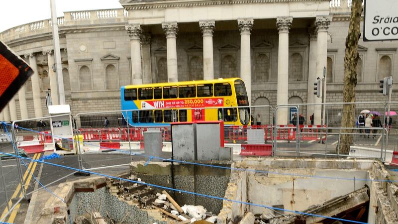 An Irishman’s Diary: On the kiss of life and the Thomas Moore statue