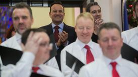 Varadkar tells Ministers Dáil does not have to be sitting for election to be called
