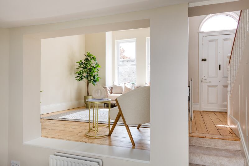 Livingroom and kitchen