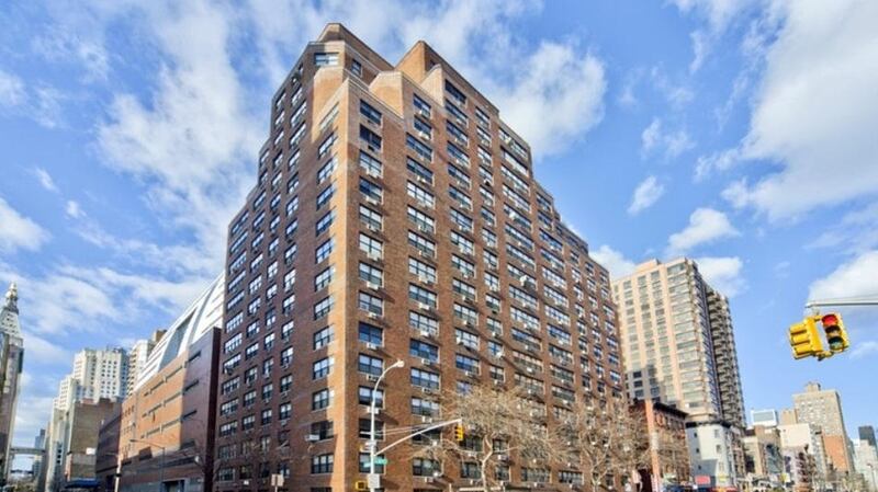 The block containing the studio apartment at 330 Third Avenue, Manhattan