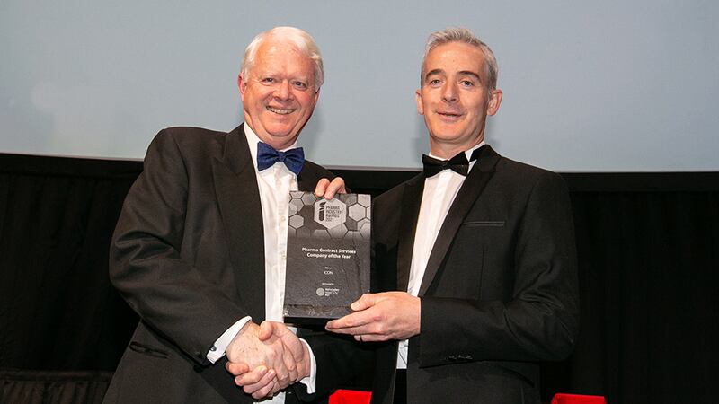Matt Moran, Awards Judging Co-ordinator & Director, BioPharmaChem Ireland, presents the Pharma Contract Services Company of the Year award to David Green, ICON.