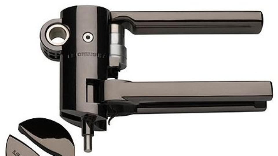 Le Creuset ‘Satin Black’ €217