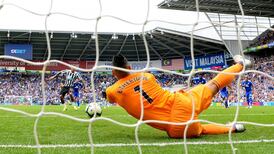 Kenedy misses 95th minute penalty to gift Cardiff a point