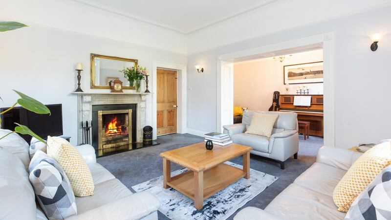 Drawing room with interconnecting sitting room