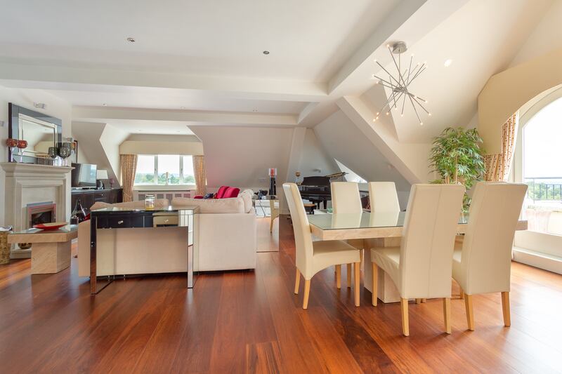 The triple-glazed windows are dormered, adding an angular aspect to the livingroom