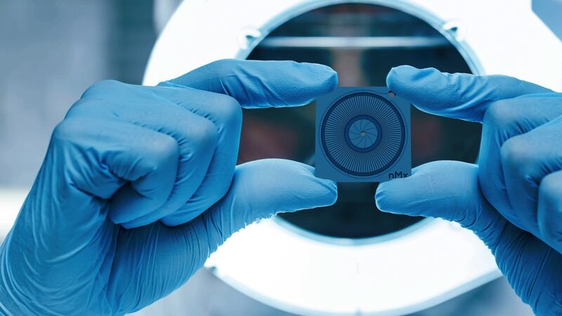 NeoMimix’s microfluidics-based technology comprises a small reusable control unit and a disposable plastic disc with multiple tiny channels that act like the grooves of the cervix