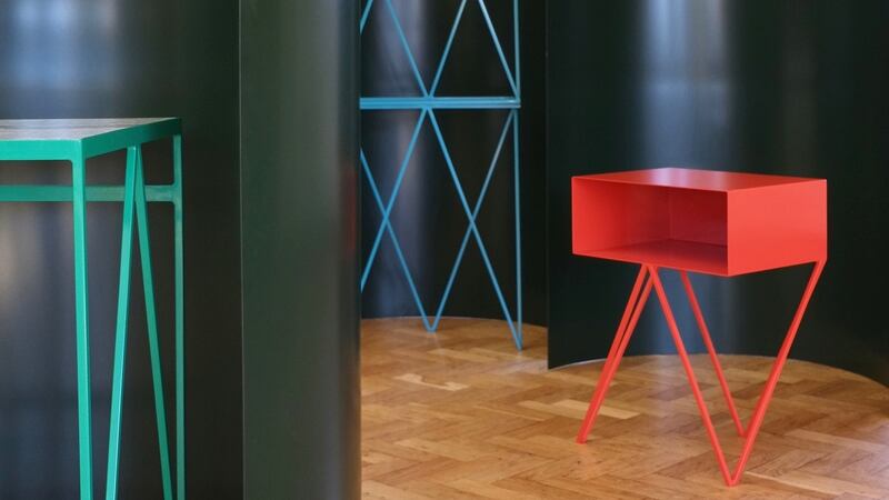 Curvy screens from &New