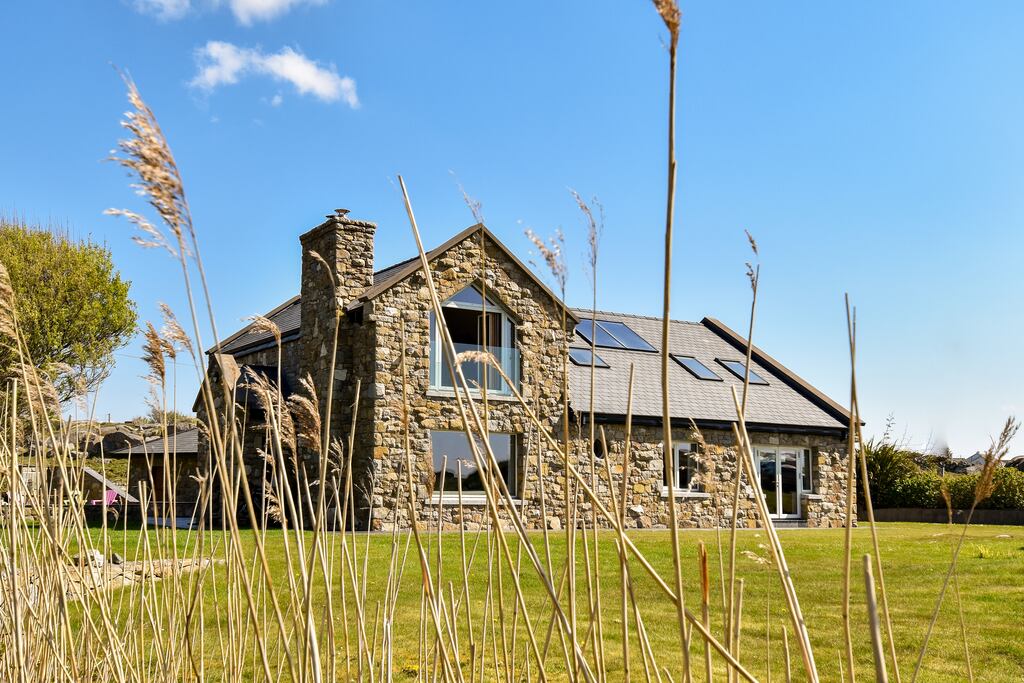 Whale Harbour Cottage, Ervallagh, Roundstone, Co Galway