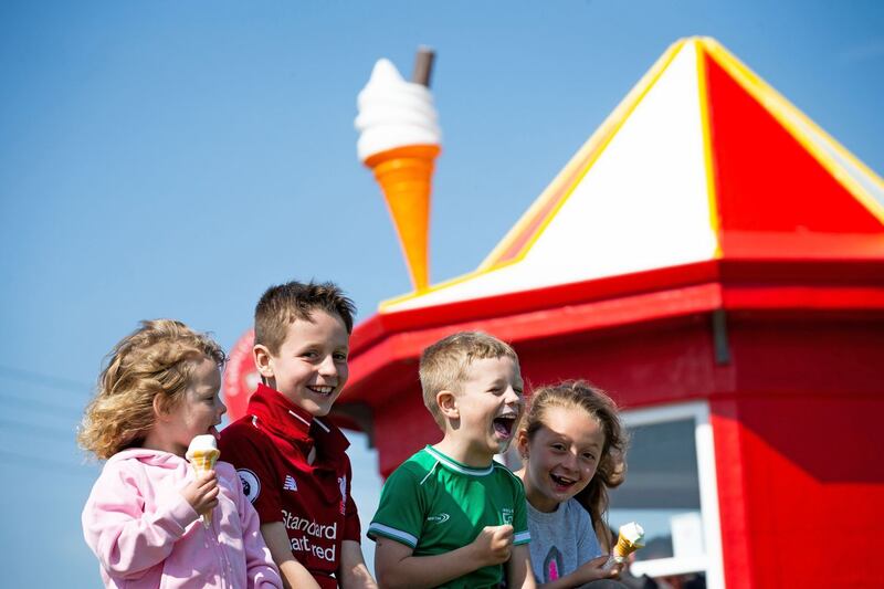 Expert advice: this photo exploits the camera’s depth of focus by keeping the subjects sharp while blurring the background. Photograph: Tom Honan