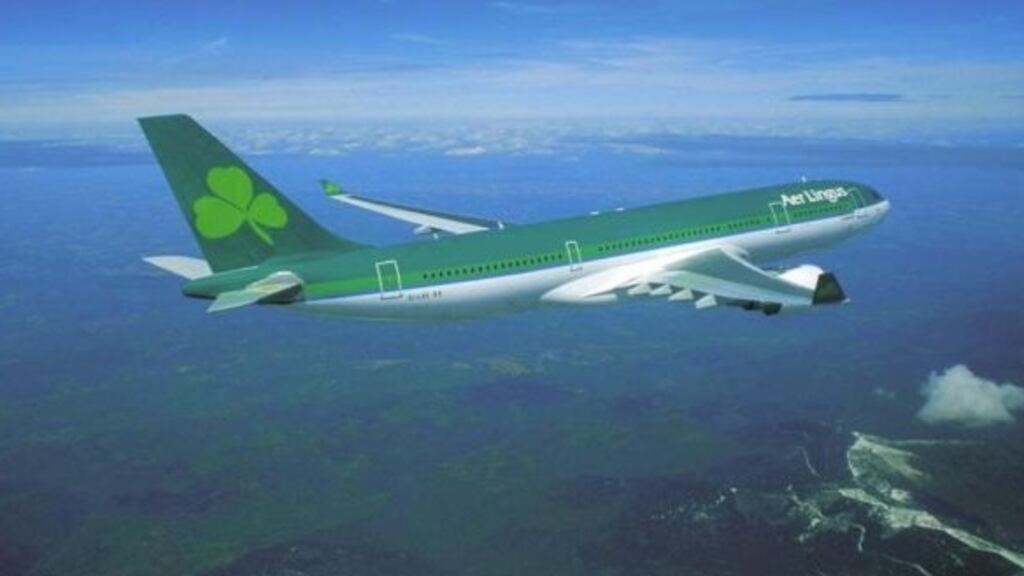 An Aer Lingus flight from Dublin to Munich was forced to turn back this morning after reports of fumes in the cabin.