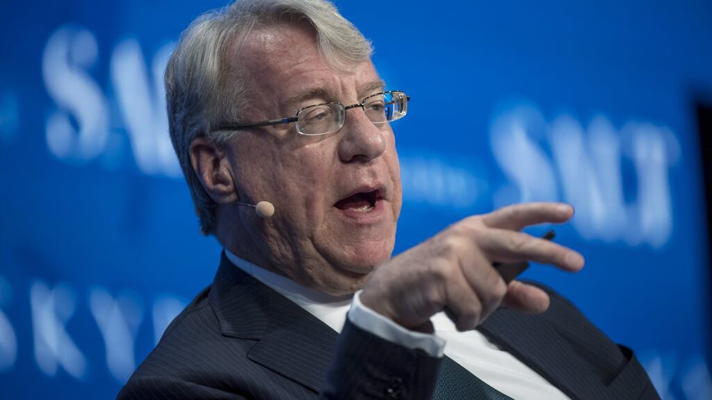 Jim Chanos, founder and president of Kynikos Associates, speaks at the Skybridge Alternatives conference in Las Vegas, where he said he was shorting Irish drug company Mallinckrodt. Photographer: David Paul Morris/Bloomberg