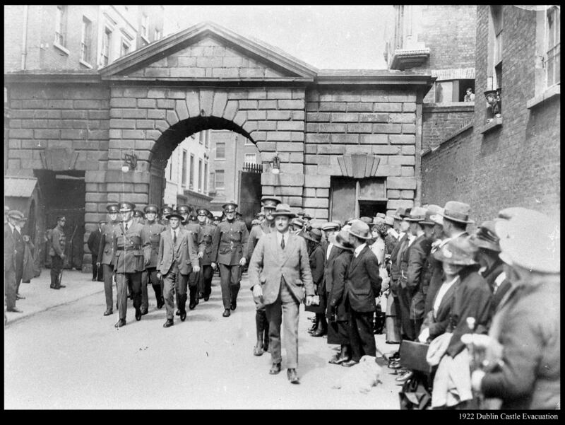 Dublin Castle 1922, Michael Staines and gardaí arrive at Dublin Castle for the handover of power from the British administration