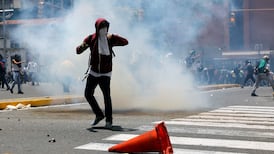 Venezuela security forces clash with anti-Maduro protesters