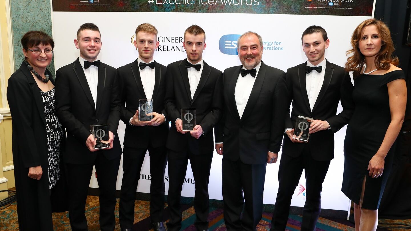 Students Shane Timoney, Caolan Treanor, Conor Walsh and Colm Morley won the Innovative Student Engineer of the Year, which was presented to them by Michael O’Connor, corporate communication manager of Siemens Ltd and Caroline Spillane, director general of Engineers Ireland. Also pictured is Una Parsons, head of Department of Mechanical & Electronic Engineering, IT Sligo.