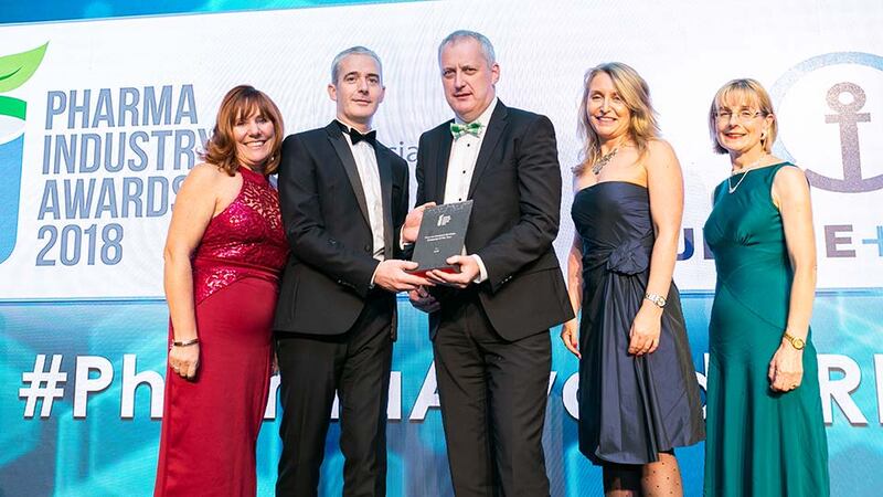 Dr. John Milne, Training Director, NIBRT presents the Pharma Contract Services Company of the Year award to the ICON team.
