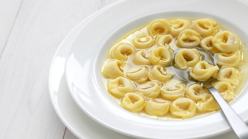 Tortellini in brodo.
