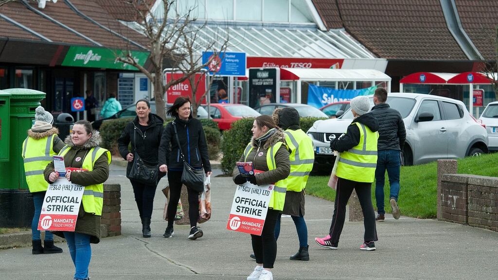 Tesco workers picket outside Tesco in Artane. Photograph: Dave Meehan/The Irish Times
