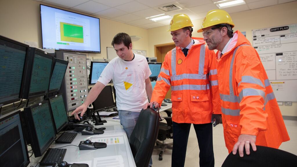 Pictured in the control room of Shell’s gas refinery at Bellanaboy in north Mayo  are control room operator Tom Bond, Minister of State  Joe McHugh and Shell E&P Ireland managing director Ronan Deasy. Photograph: Stuart Conway.