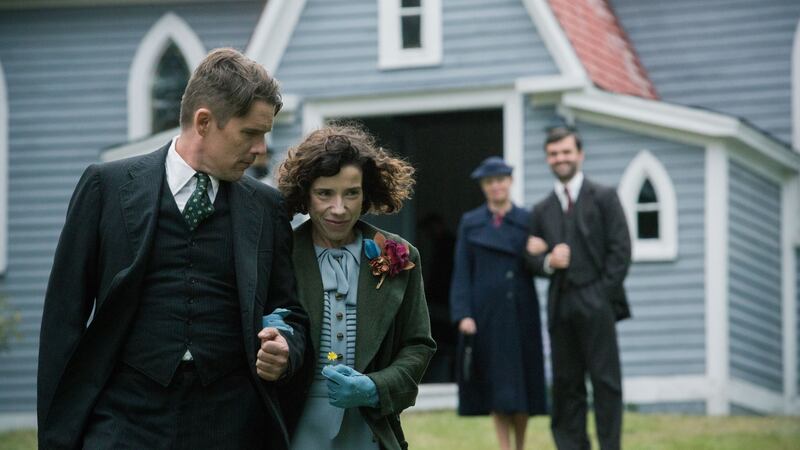 Sally Hawkins and Ethan Hawke in Maudie