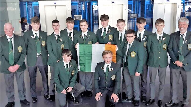 Ireland’s U-16 and U-19 teams with managers who participated in world shore championships in Portugal.