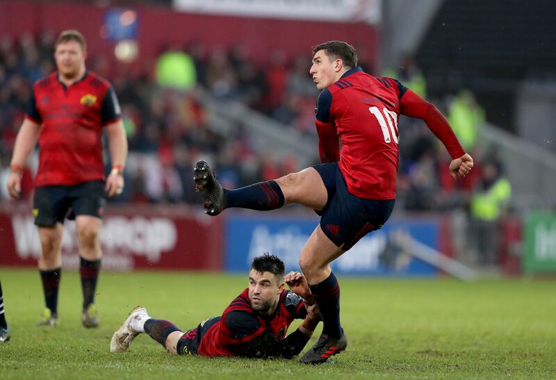 Munster's Conor Murray hold the ball as Ian Keatley kicks a penalty. Photograph: Dan Sheridan. Photograph: Dan Sheridan/Inpho