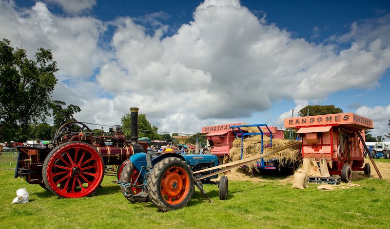 Vintage threshing display