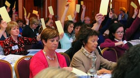 Varadkar to announce campaign to bring Irish nurses home