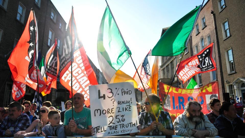 Anti water charges protesters outside Leinster House on Wednesday, July 15th, 2015. Photograph: Aidan Crawley