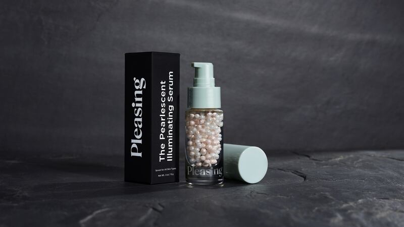 The Pearlescent Illuminating Serum (€32 at pleasing.com)