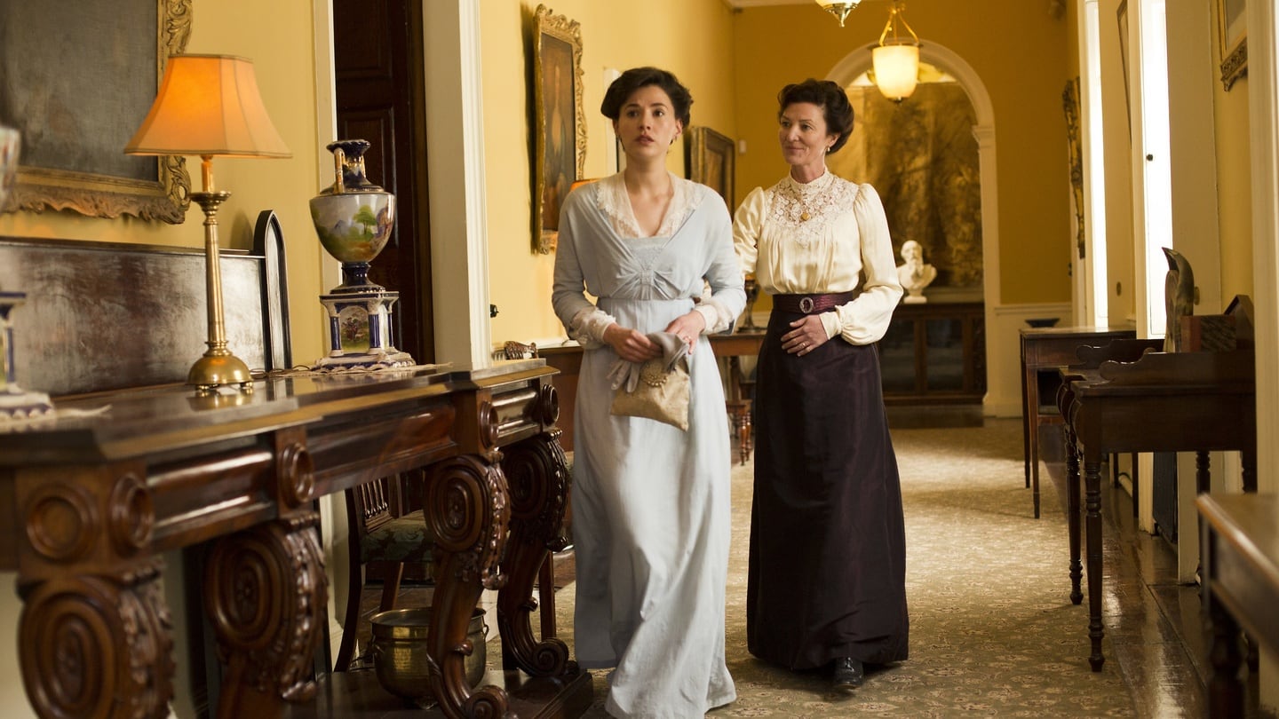 Charlie Murphy and Michelle Fairley, as Elizabeth and Dolly Butler, in Cabinteely House