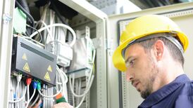 Broadband network should not be owned by ‘minority investor’