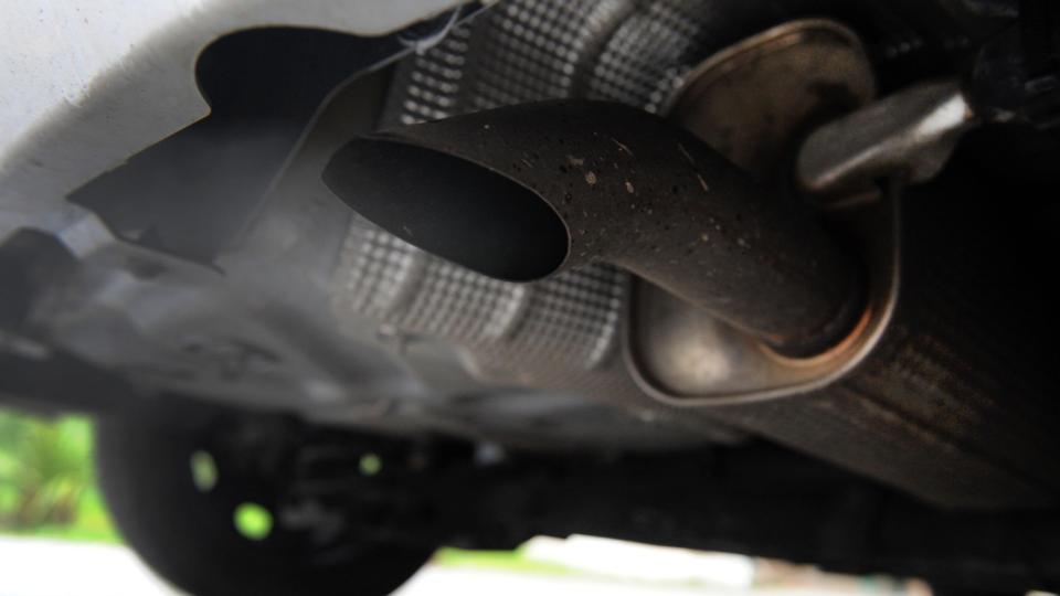 As pressure builds for city diesel bans, German court delays ruling