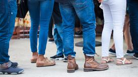 Unemployment rate drops to 15.4% in August