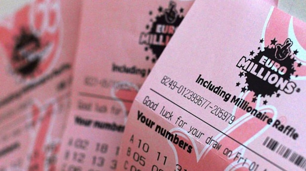 A couple from Co Armagh who won the New Year’s Day lottery draw are poised to speak to the media.