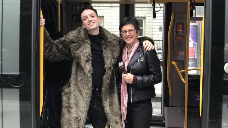 Random Acts as Gaeilge