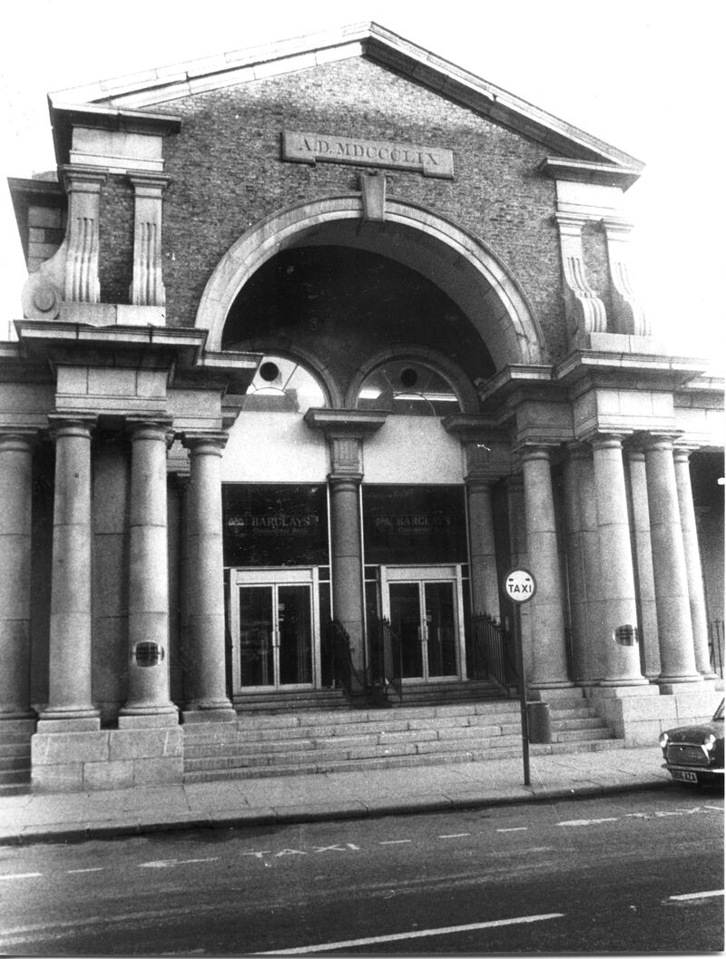 1982 - 08/12/1982 page 12 - The old Harcourt Street railway station. Photograph: Dermot O'Shea / THE IRISH TIMES . . . neg no 82/11/259