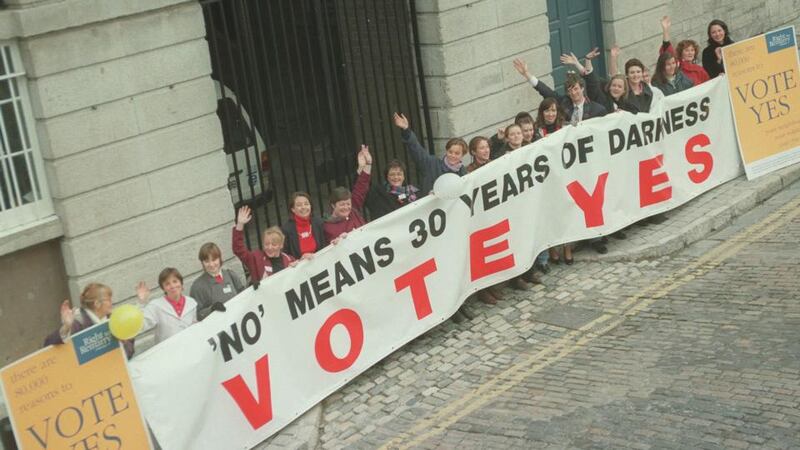 Campaigners for the Yes side during a demonstration in November 1995.