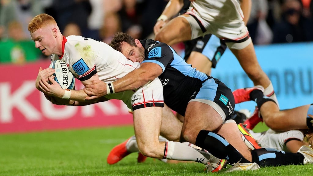 Ulster’s Nathan Doak beats Fraser Brown of Glasgow Warriors to score his side’s fifth try in their URC game at Kingspan Stadium on September 24th. Photograph: James Crombie/Inpho