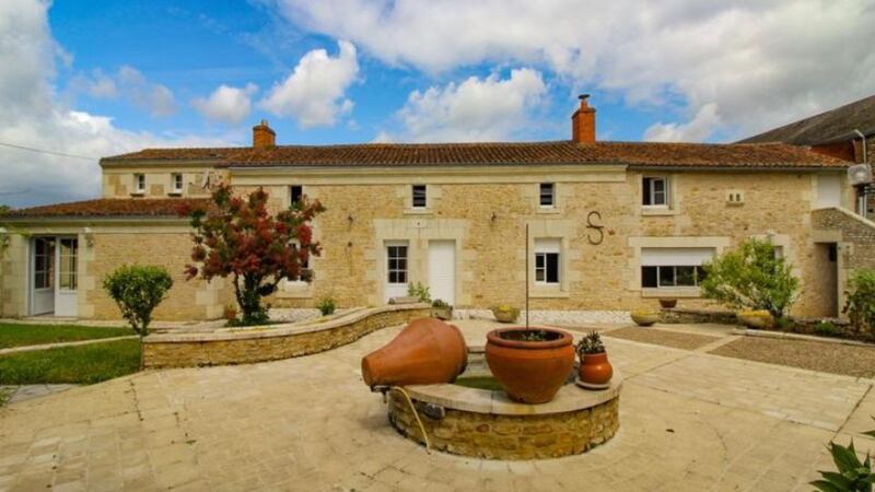 Take5: House and adjoining gite near Lyons